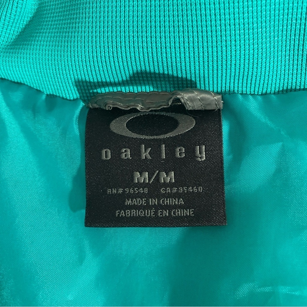 Oakley Women’s Gray And Teal Quilted Full Zip Puffer Swank Vest With Hood Medium - Picture 4 of 6